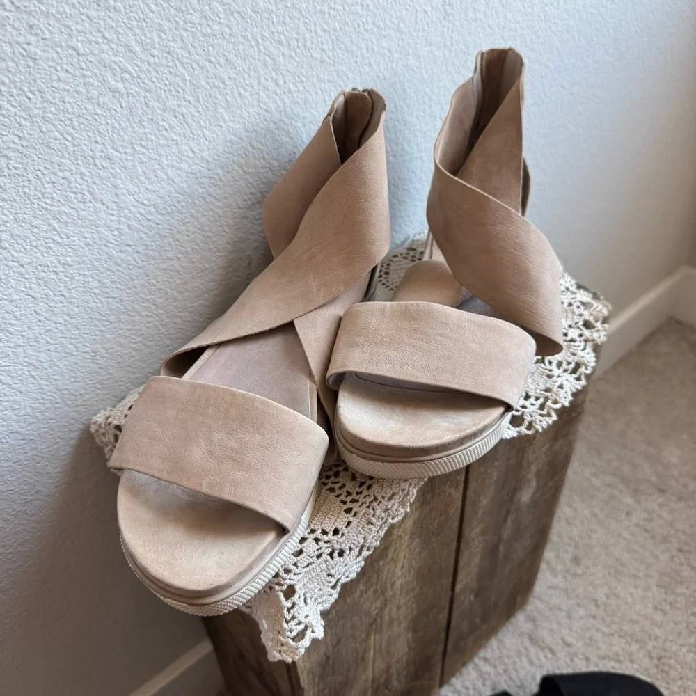 Eileen Fisher Barley Wedge Gray Leather Sandals size 9.5 - Picture 2 of 6